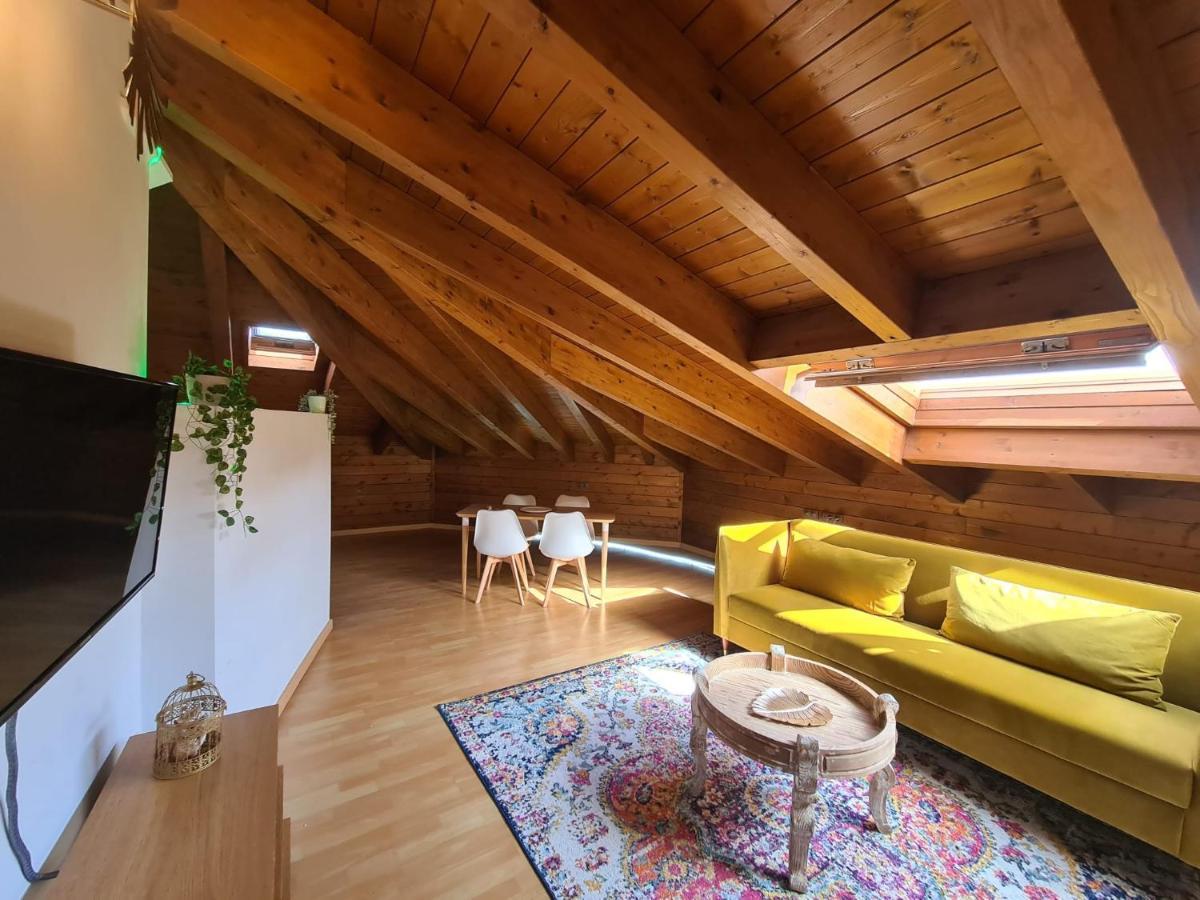 Apartamentos Dos Torres Numenor - Ático abuhardillado de madera Saragozza Esterno foto