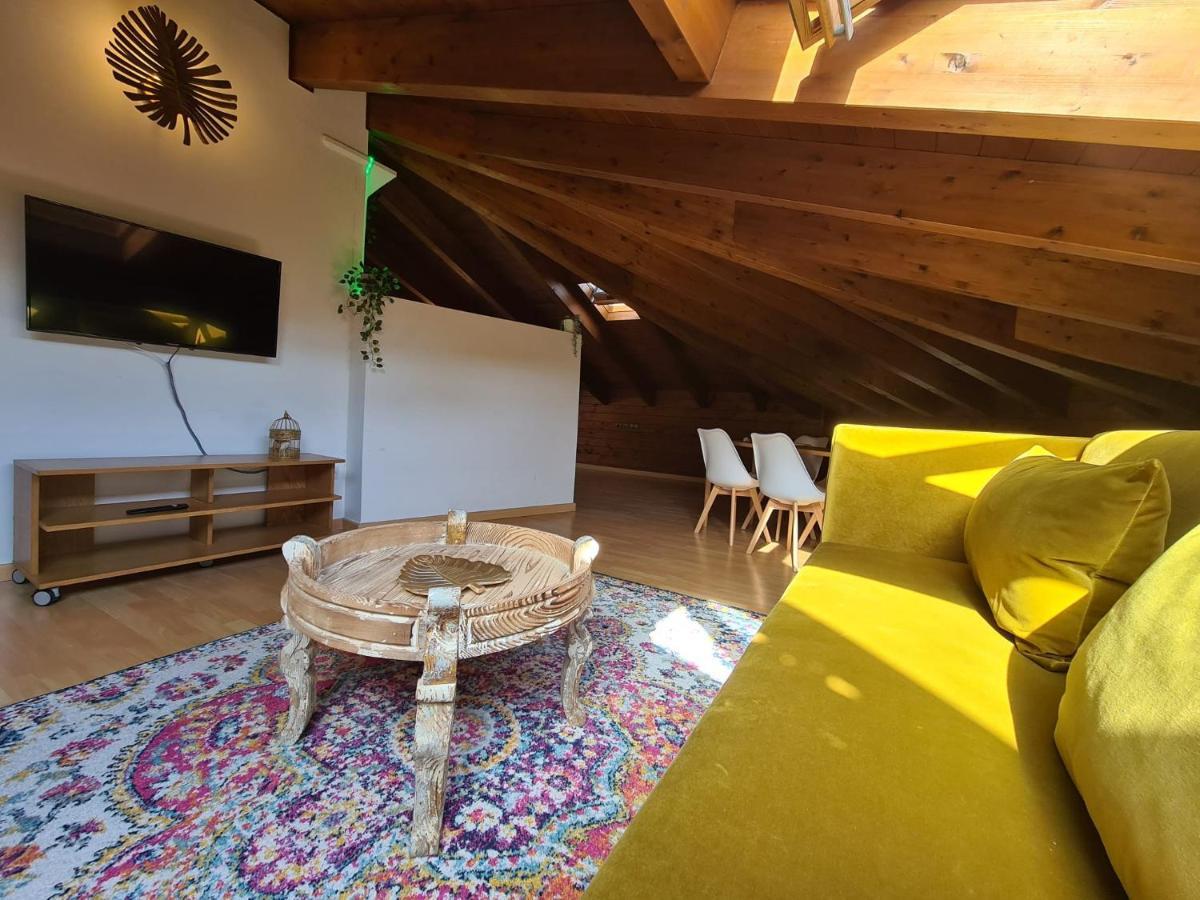 Apartamentos Dos Torres Numenor - Ático abuhardillado de madera Saragozza Esterno foto