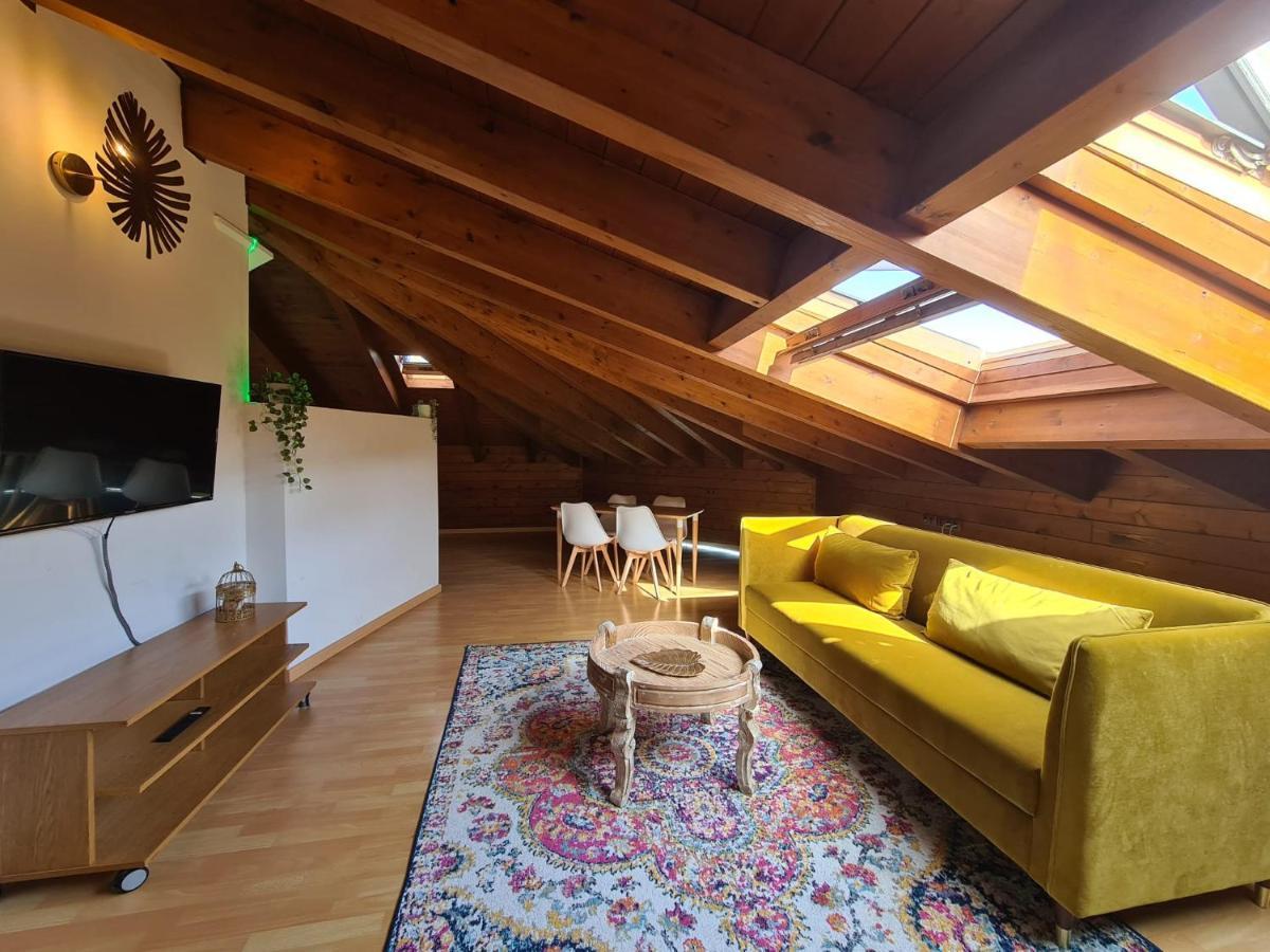 Apartamentos Dos Torres Numenor - Ático abuhardillado de madera Saragozza Esterno foto